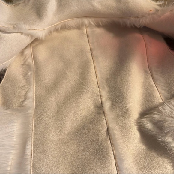 Faux Fur Vest in Cream - Picture 7 of 8